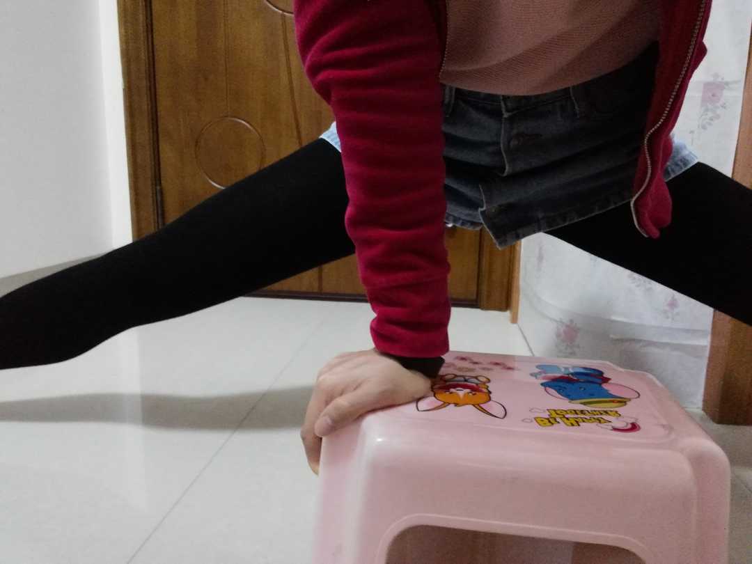 2019-05-08，继续用我的方式拉伸压腿