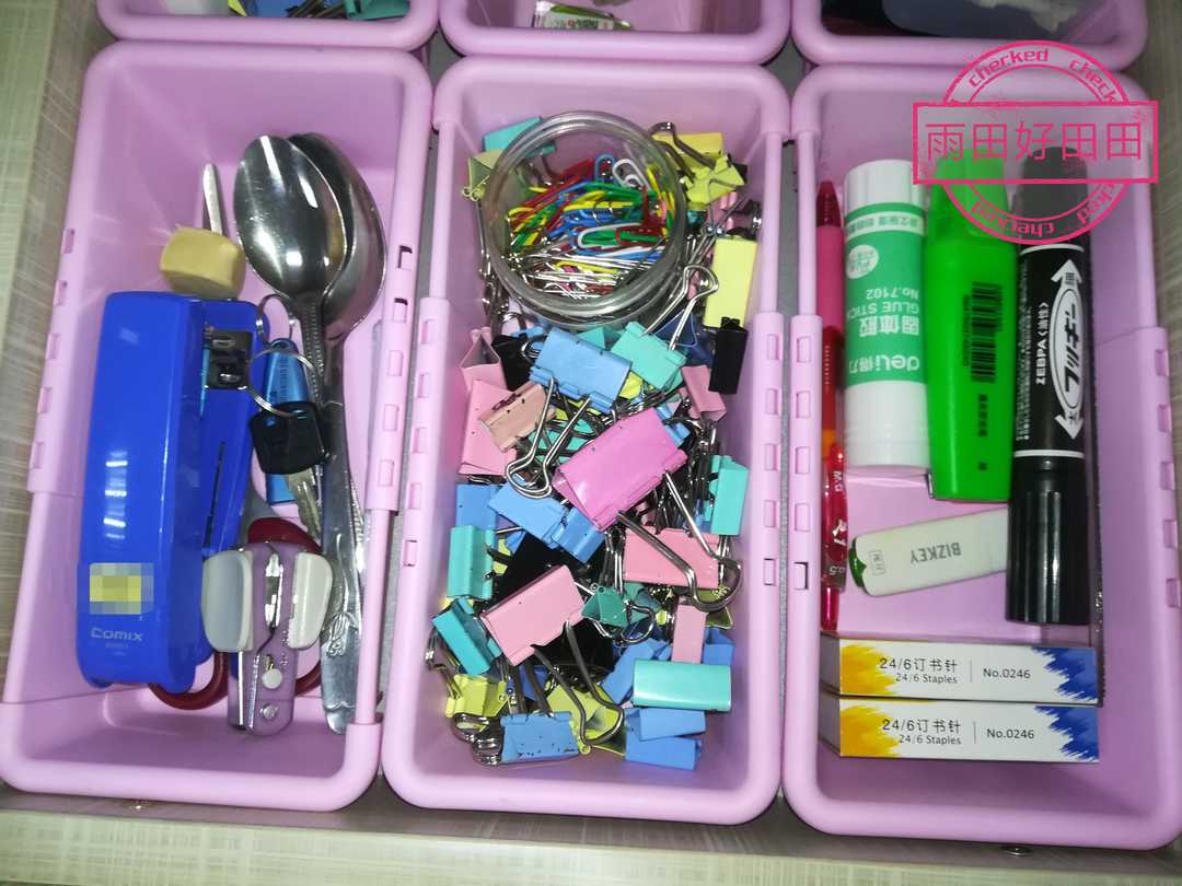 巧用伸缩收纳盒整理抽屉